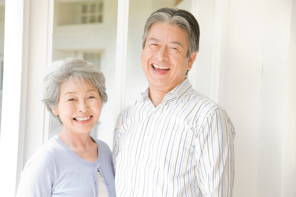 訪問看護　笑っている　老夫婦　豊かな老後
